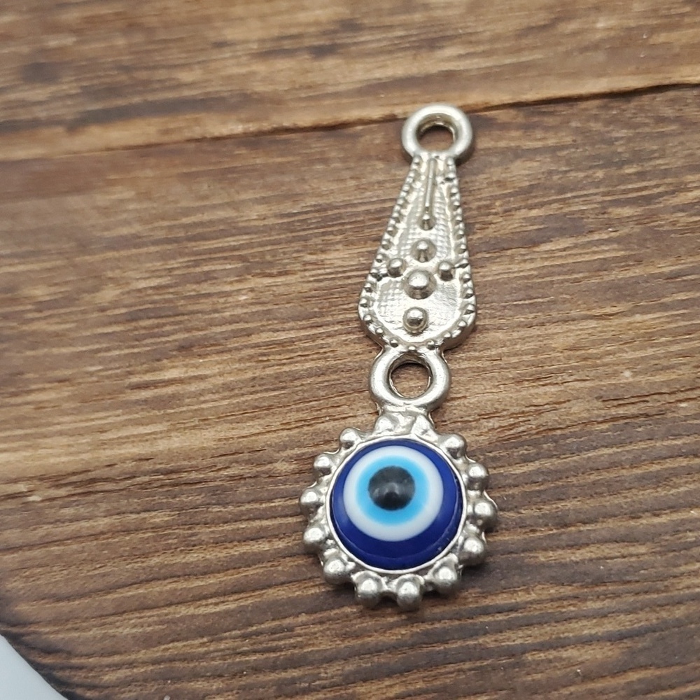 Evil eye totem pendulum pendant